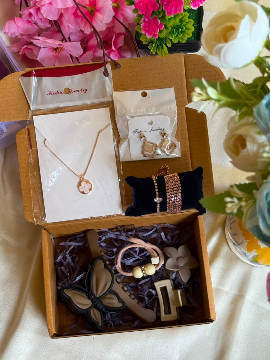 Premium Women's Gift Hamper Set