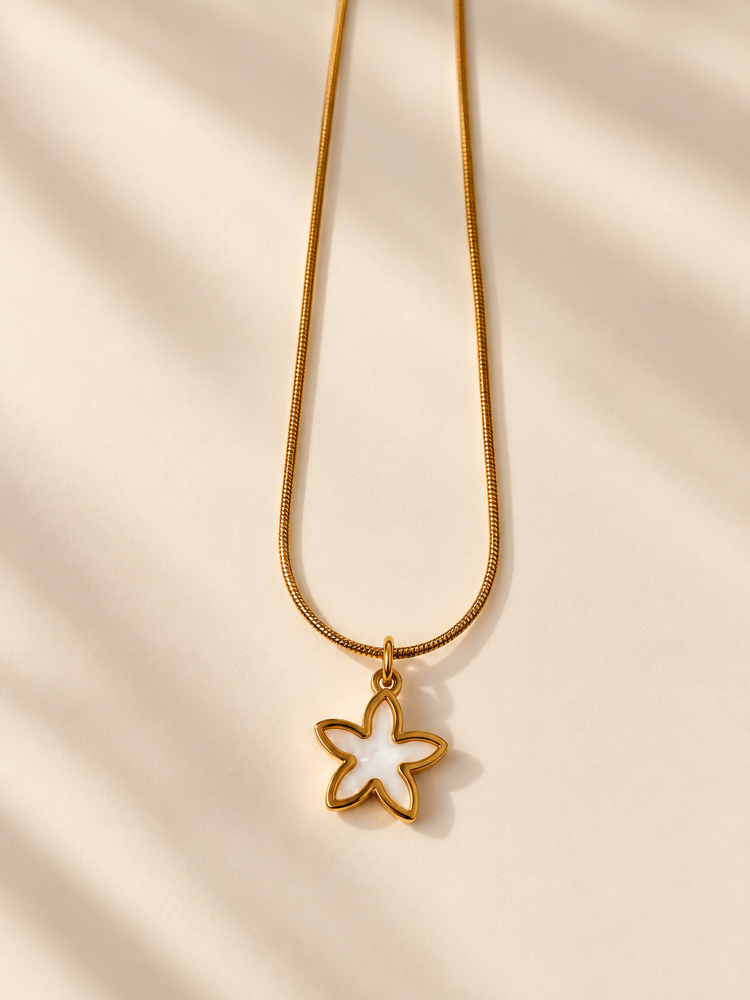 Gold Flower Pendant Necklace for Women